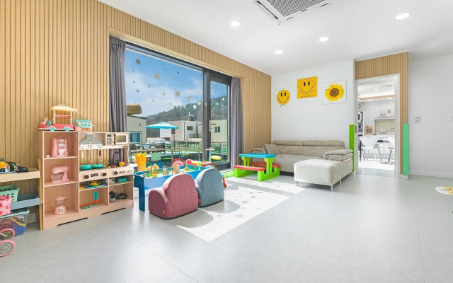 Gapyeong Staykidspoolvilla