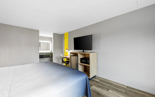 Super 8 by Wyndham Kingsport /I-81