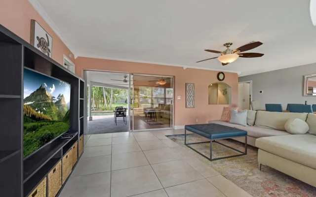Private pool and canal home with Office space