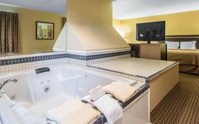 Quality Inn & Suites Sun Prairie Madison East