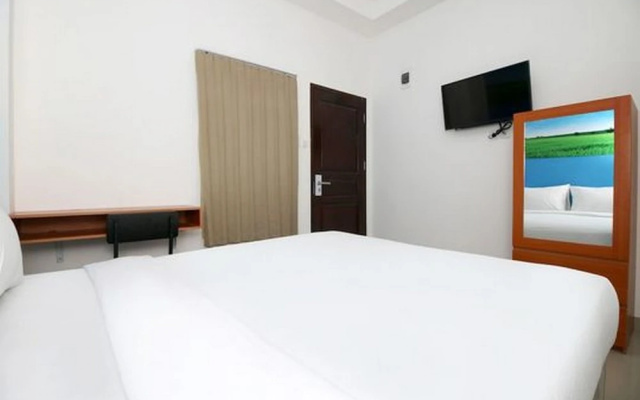 RedDoorz Plus Syariah @ Polamas Andalas – Guest Rooms – Padang