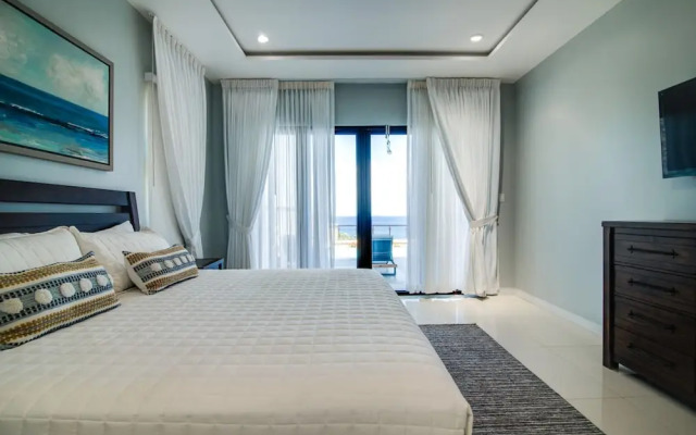 Luxury Oceanfront Villa Fully Staffed Pool Jacuzzi Movie Theatre