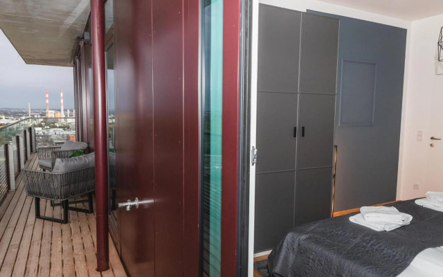 Amazing view over Vienna and infinity pool