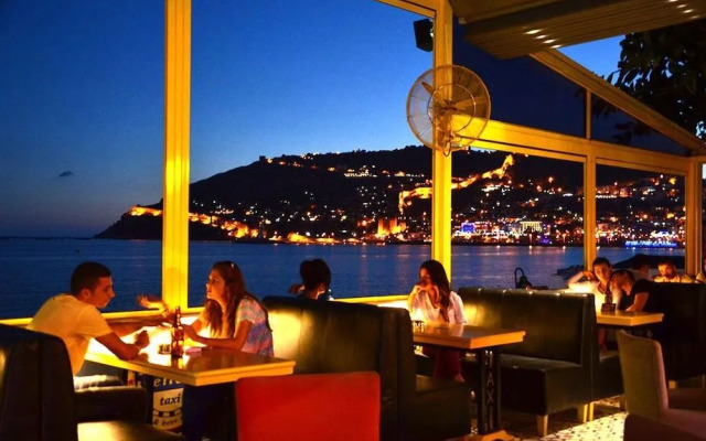 Seker Beach Apart Hotel