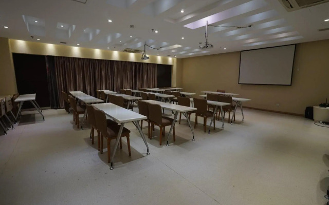 Starway Hotel