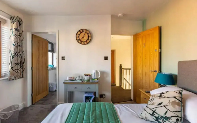 Camaraderie Guest House