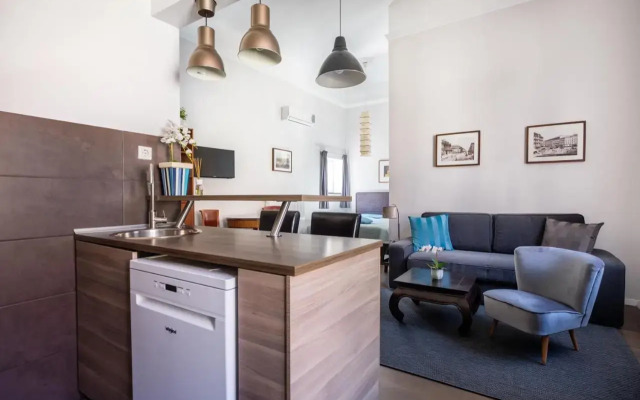 Andrassy Garden Apt in Center