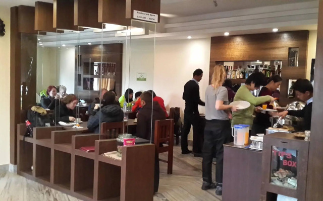 Hotel Middle Path & Spa