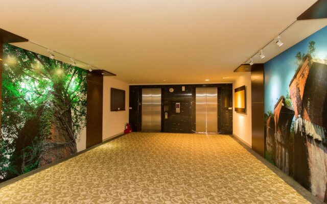 F Hotel - Sanyi