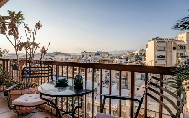 Superb view apartment next to Metro