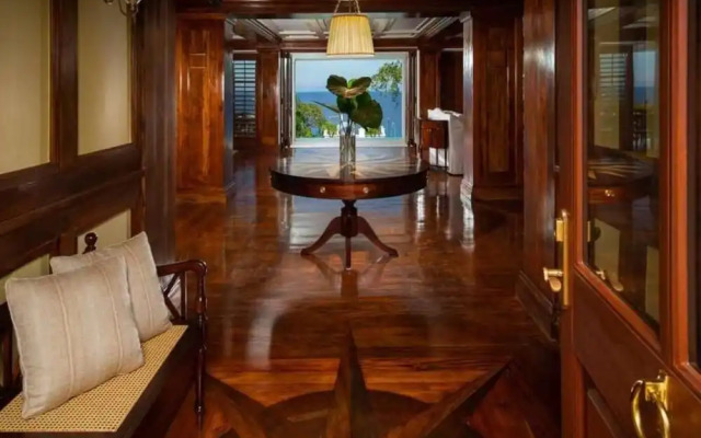 Sunny Vacation Villa at 1