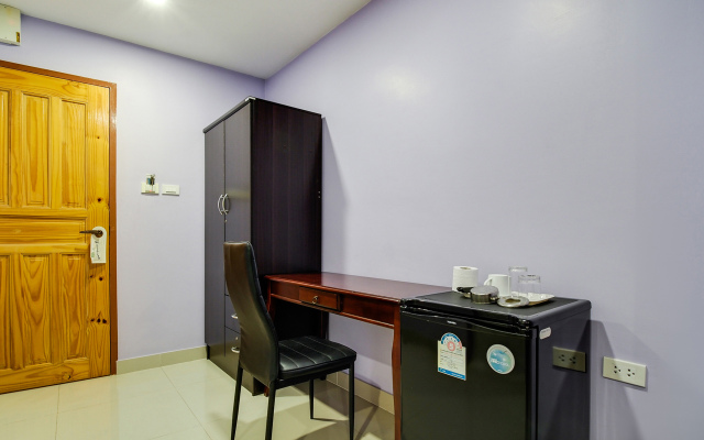 Patumnak Beach Guesthouse