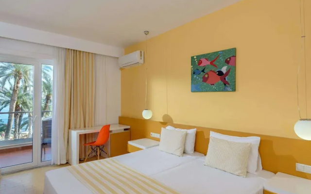 Zeus Hotels Palm Beach