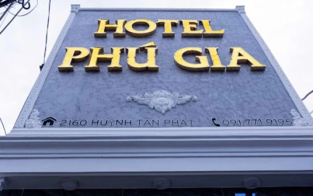 Phu Gia Hotel 2160 Huynh Tan Phat