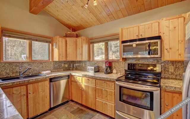 Black Bear 5 Br Home by RedAwning