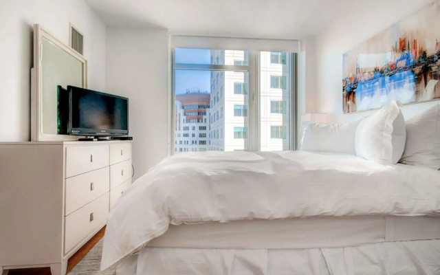 Global Luxury Suites at The Financial District