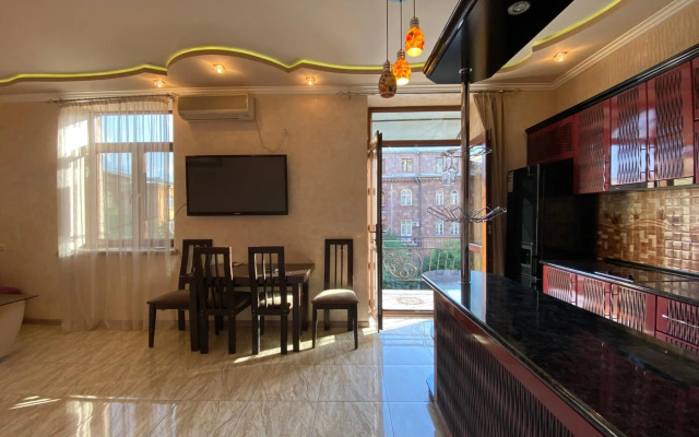 1 bedroom Modern, Sunny apartment in Amiryan street AM104