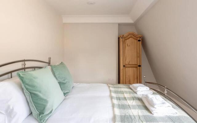 Rooftop Retreat - 2 Double Beds w/ Stunning Views