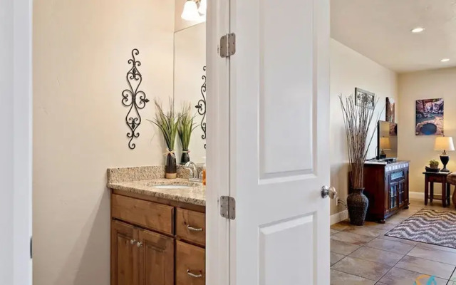 Canyon Oasis 4 Bedroom Apts