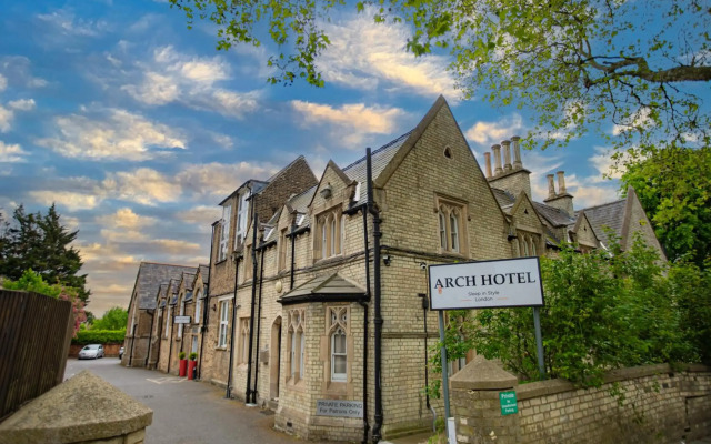 Arch hotel