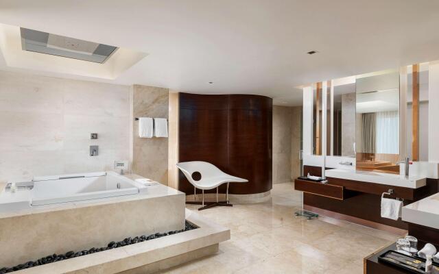 Novotel Yangon Max