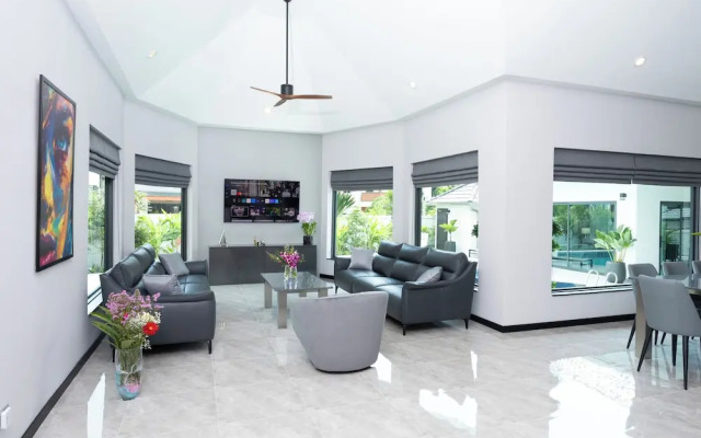 Villa Waree minutes to City and Beach