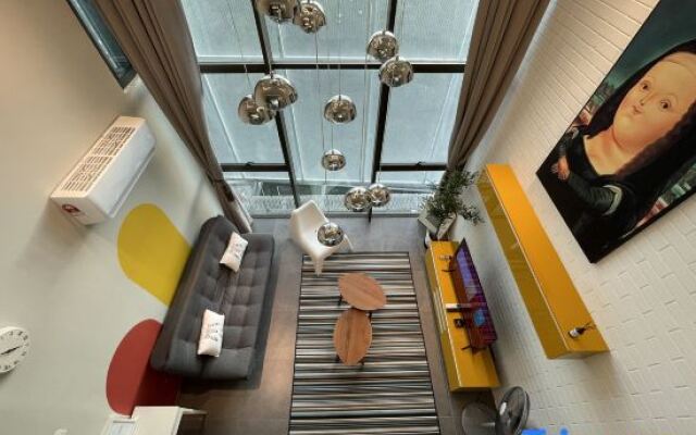 Studio Loft @ Empire Damansara (Free Wifi & Parking)