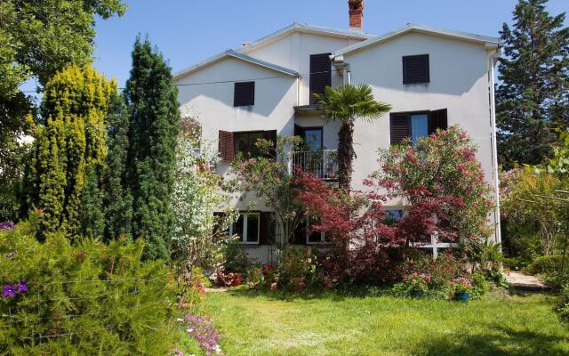 Spacious apartment with  terrace,450 m distant from the beach !