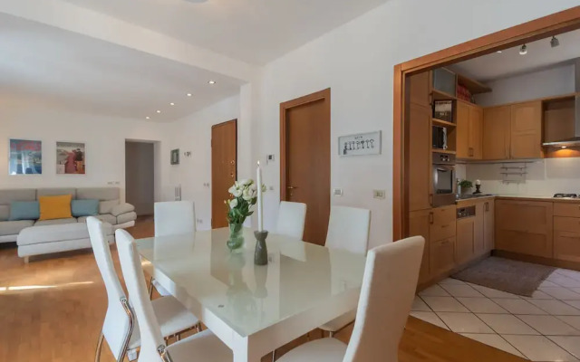 Linda Apartment 3 in Como