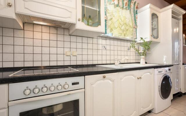 Ilenia's 3 Bedroom House With Private Pool