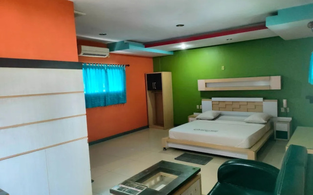 Lonari Hotel