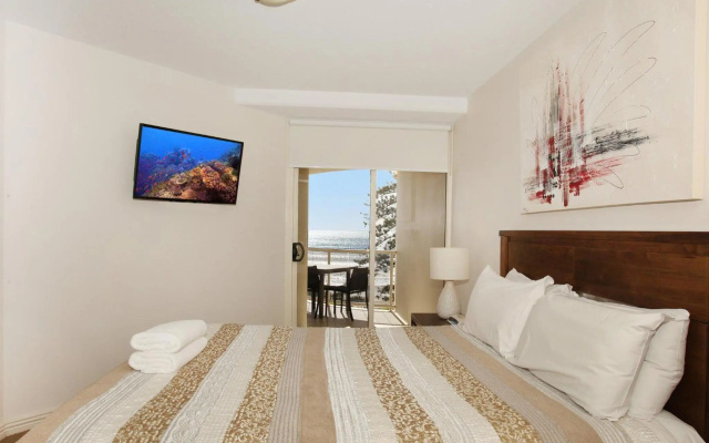 Zanzibar 404 by G1 Holidays - Two Bedroom Beachfront Oceanview Apartment in Zanzibar Resort – Guest Rooms – Mooloolaba