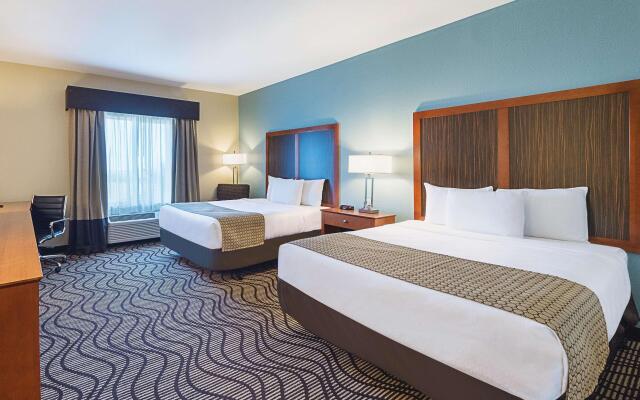 La Quinta Inn & Suites by Wyndham Mathis