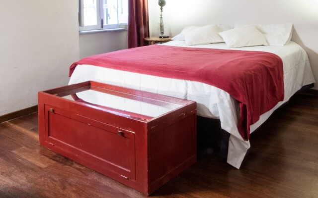 Spanish Steps Studio Apartment