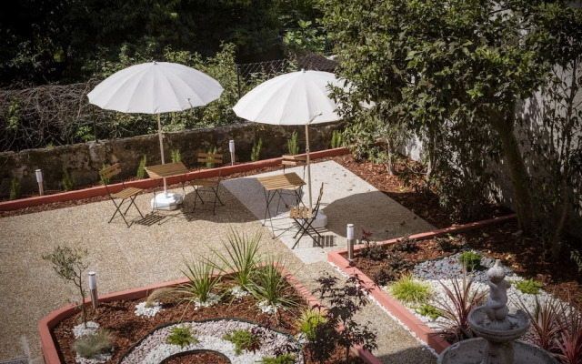 Guesthouse Bonjardim Suites