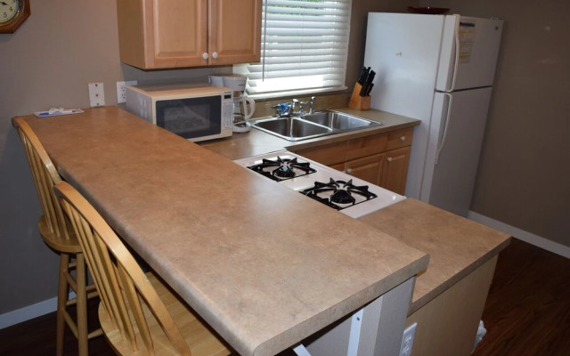 343 Hinds 2 Bedroom Cabin by Redawning