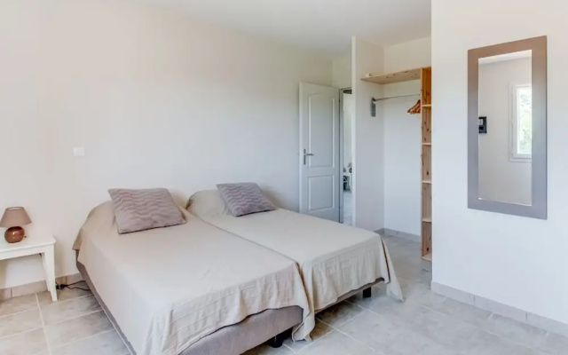 Luxurious Holiday Home in Le Plan-de-la-tour With Pool