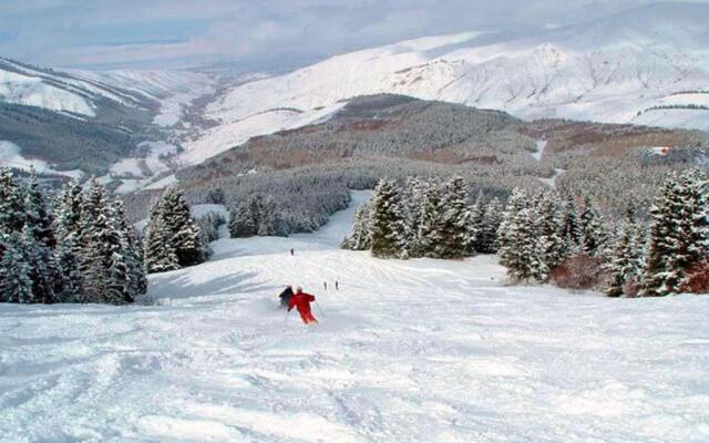 Yerevan House luxury apartment 12