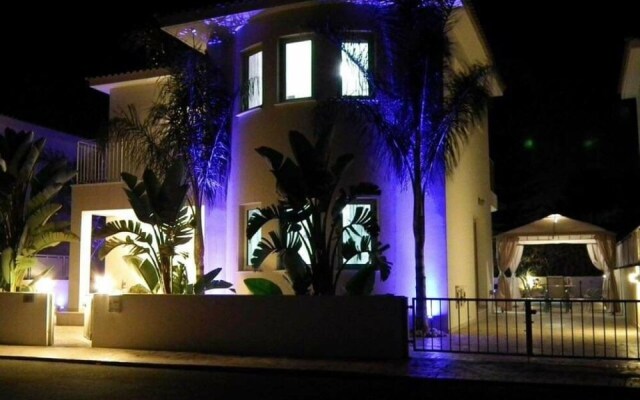 Avrora Villa PV