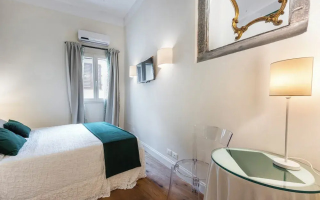 Charming Tornabuoni by Mmega