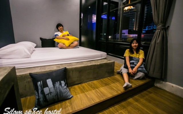 Silom SPACE Hostel