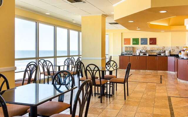 Comfort Suites Beachfront