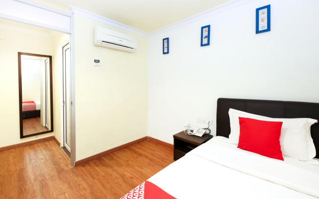 OYO 496 Hotel De Eco Inn