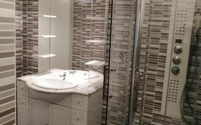 Petit appart dans dépendance château Salavas