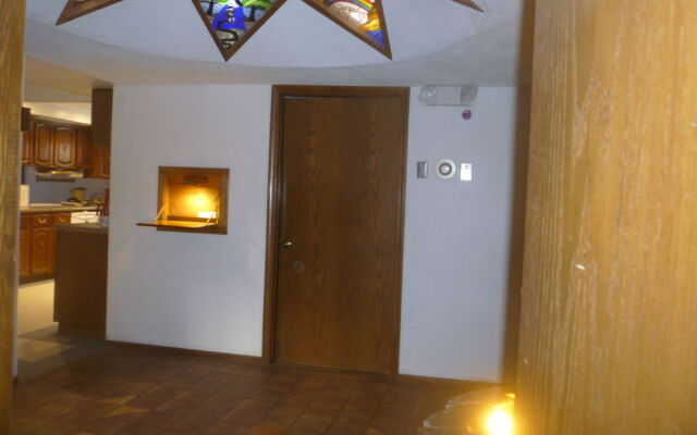 Abbey Archway Inn