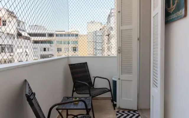 Refuge in Copacabana for two Nsc1011