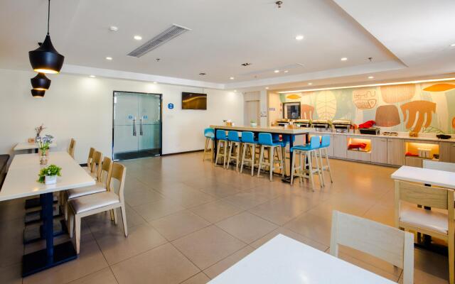 Hanting Hotel Neijiang Xilin Avenue