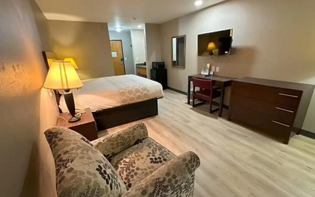 Larned Inn & Suites