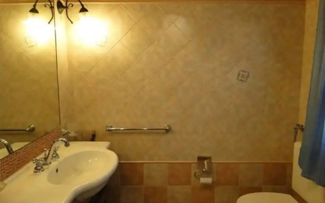 Secluded Holiday Home in Matino With Swimming Pool