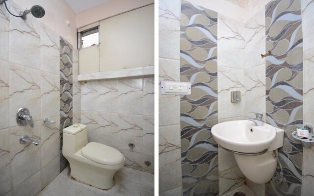 Hotel Royals By OYO Rooms